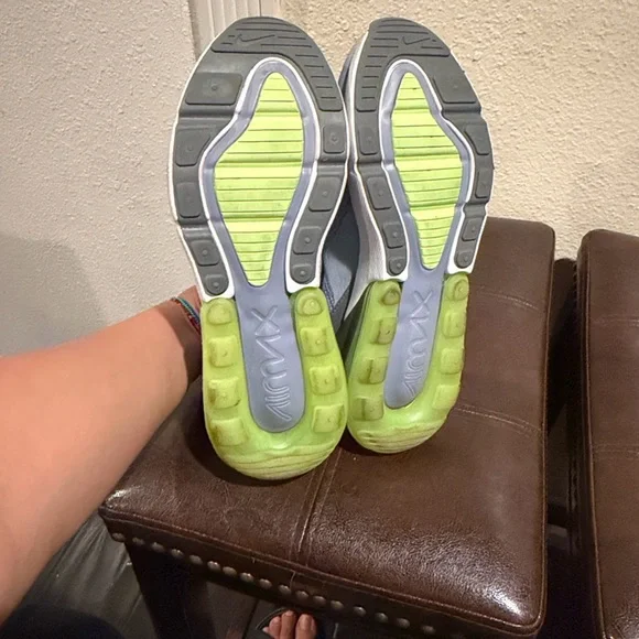 Nike Air Max 270 Women's Gray with Green Accents
USED!
NO BOX 📦 - Picture 4 of 4